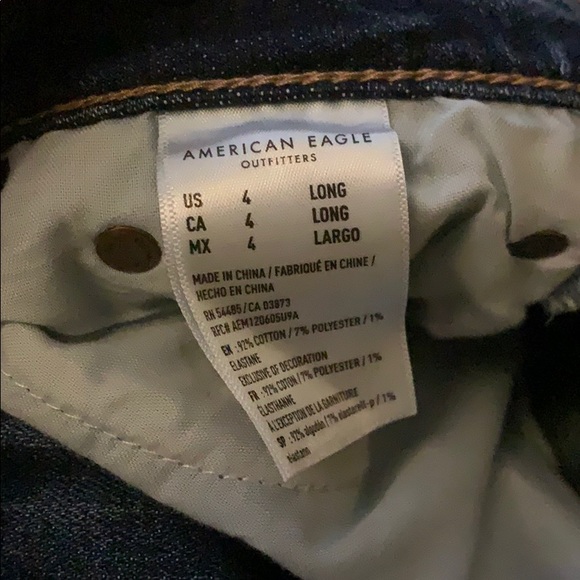 NWOT Boyfriend American Eagle Jeans! Size 4! - Picture 4 of 4